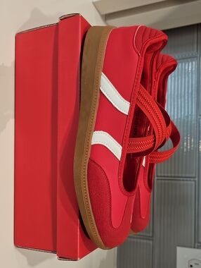 Women's Red Low-Top Sneakers with White Side Stripe
